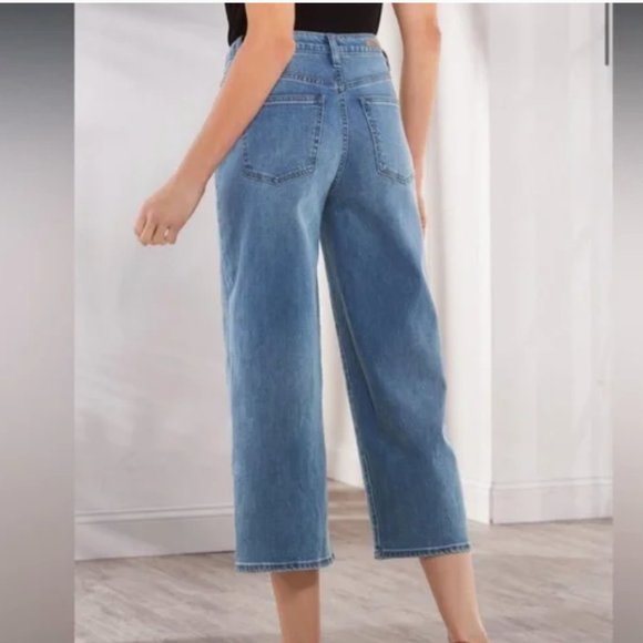 Wide-Leg Jeans - Picture 3 of 10